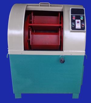 Mașină de lustruit cu baril centrifugal